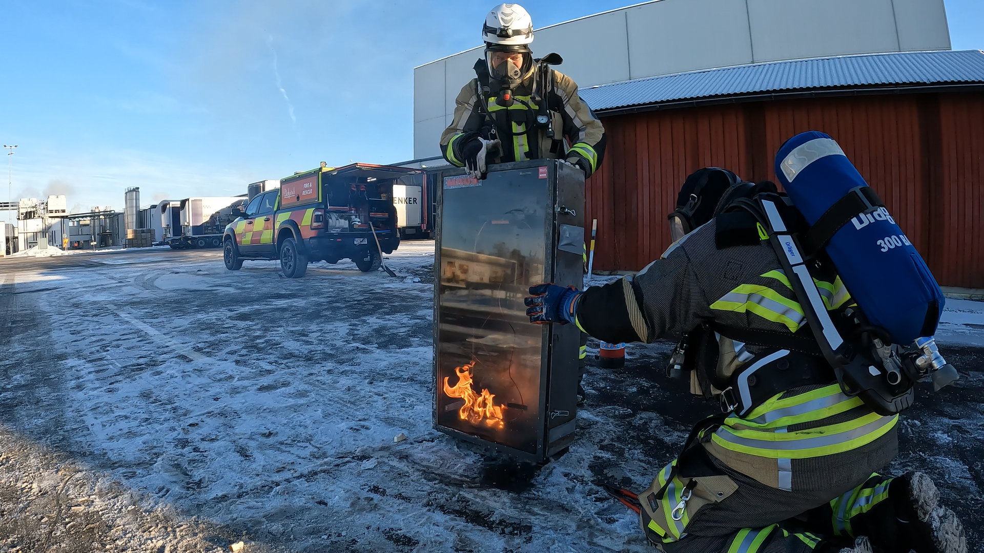 Hasiči testují MAUS systém pro požáry lithiových baterií